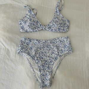 hollister blue floral print bikini